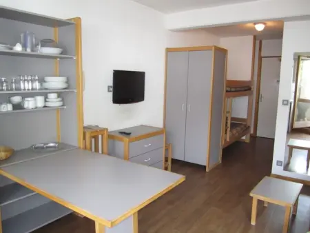 Appartement à Brides les Bains, Studio Centre Brides-les-Bains : Balcon, Wi-Fi, Parking, Proche Télécabine & Thermes - L881322