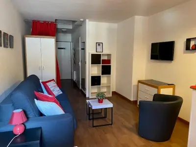 Appartement à Brides les Bains, Studio avec Balcon Sud, Wi-Fi et Parking Couvert, Centre Brides-les-Bains - L881325