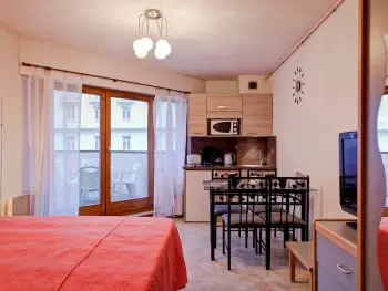 Appartement à Brides les Bains, Studio rénové 2* avec balcon, centre-ville & à 200m des remontées mécaniques – 4 pers, Brides-les-Bains - N°881340