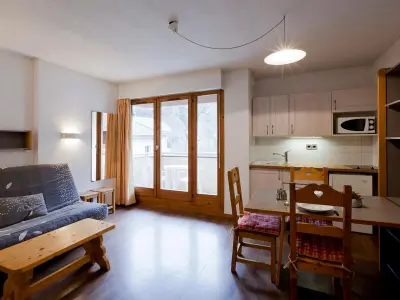 Appartement à Brides les Bains, Studio équipé avec balcon, WiFi et animaux admis - L881344