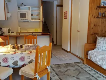 Appartement à La Tania,Studio lumineux avec balcon sud, plein cœur de La Tania, skis aux pieds FR-1-513-43 N°958850