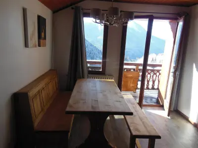 Appartement à Champagny en Vanoise, Chalet confortable 5 pers avec balcon ensoleillé, WiFi, tout équipé - L945144