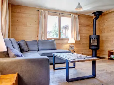 Appartement à Courchevel, Chalet rénové, 3 chambres, à 5 min des remontées, poêle à bois, parking, animaux acceptés - L881428