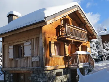 Chalet rénové, 3 chambres, à 5 min des remontées, poêle à bois, parking, animaux acceptés - Photo 4