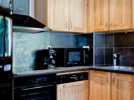 Chalet rénové, 3 chambres, à 5 min des remontées, poêle à bois, parking, animaux acceptés - Photo 5