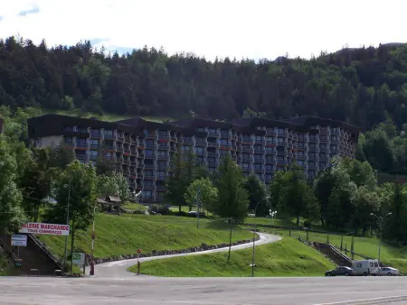 Appartement rénové avec balcon exposé plein sud, proche commerces et parking gratuit - Photo 13
