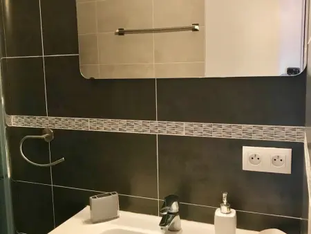 Appartement 3 pièces, balcon sud, pied des pistes, 6 couchages, parking proche - Photo 8