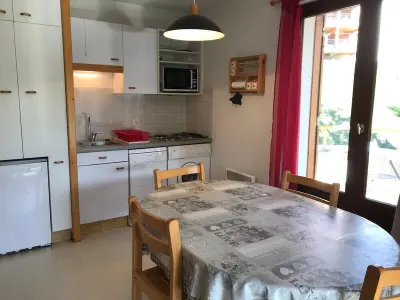 Apartment in Villard de Lans, Charmant T2 cabine à Villard-de-Lans avec balcon, cuisine équipée et proche des montagnes - L881443