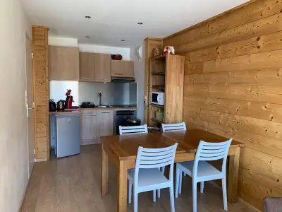 Appartement à Huez, Appartement cosy 3 pièces pour 6 pers. à 290m des pistes - Alpe d'Huez, animaux acceptés, balcon, parking - L881497