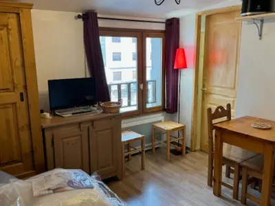 Appartement à Montgenèvre, Charmant studio tout confort en front de neige à Montgenèvre, résidence face aux pistes - L881539