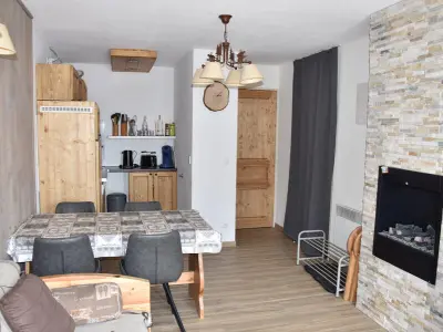 Wohnung in Pralognan la Vanoise, Appartement 2 Pièces avec Piscine Chauffée, Balcon, Parking et Proche Centre à Pralognan - L881541