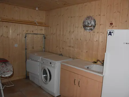 Luxueux chalet ensoleillé, ski aux pieds, près des pistes et du centre. - Photo 13