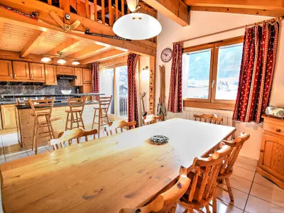 Appartement à Morzine, Appart duplex familial avec mezzanine, 200m du centre et remontées, équipé pour 8, parking, WiFi - L881633