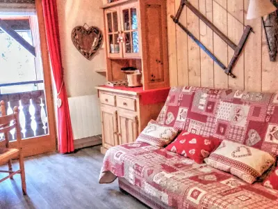 Appartement à Morzine, Charmant studio rénové avec mezzanine, balcon et parking au pied du téléphérique de Nyon - L881663