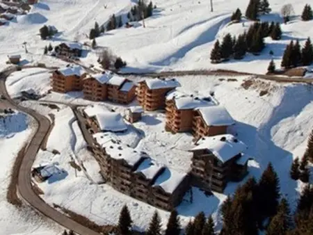 Appartement haut de gamme 10 pers avec piscine, parking, proche pistes – Villard-sur-Doron - Photo 16