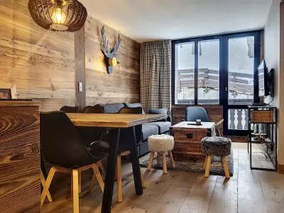 Appartement à Val d'Isère, Superbe 2 Pièces + Cabine Rénové, Pied des Pistes, Val d'Isère, 6 Pers., Parking, Balcon Sud - L966433