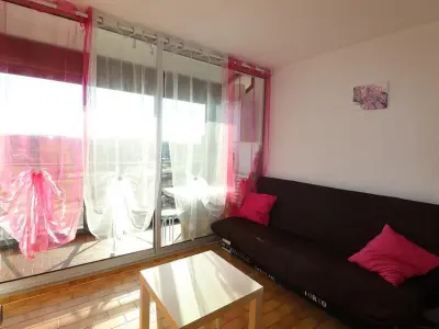 Appartement à Le Grau du Roi, Studio Climatisé Double Cabine avec Piscine et Parking à 650m de la Plage - L881735