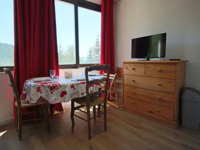 Appartement à Chamrousse, Studio cabine rénové, bien équipé, expo Sud, proche pistes à Chamrousse 1650 - L951709