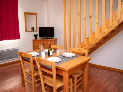 Appartement à Le Dévoluy, Duplex 3 Pièces pour 6 Personnes à la Résidence Le Hameau du Puy, Superdévoluy - L881766