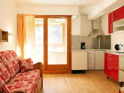 Appartement à Brides les Bains, Studio 4 pers centre-ville avec WiFi, parking et animaux acceptés - L881792