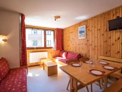 Appartement à Lanslebourg Mont Cenis, Appartement chaleureux à 300m des pistes, 5 personnes, balcon, draps, parking - N°881796