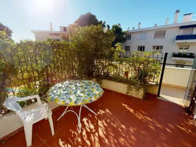 Appartement à Menton, Studio avec Grande Terrasse, Garage Privé, Proche Centre et Mer à Menton - L881800