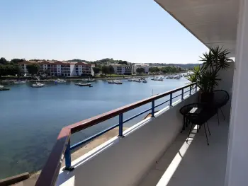 Apartamento en Ciboure,Ciboure : T4 spacieux avec balcon et véranda, proche golf FR-1-239-554 N°881863