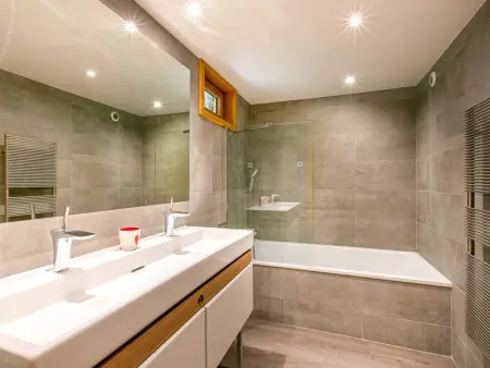 Chalet 4**** La Clusaz: sur les pistes, 10 pers, terrasse, garage, Wifi, linge inclus - Photo 4