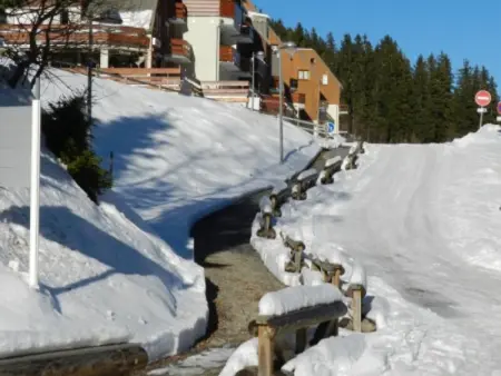 Studio cabine au Pleynet avec balcon, près des pistes - Photo 4