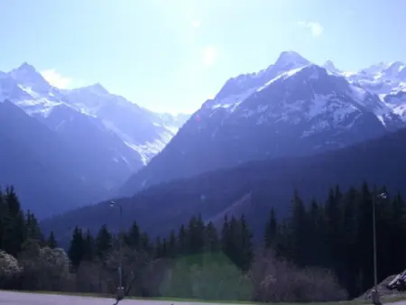 Studio cabine cosy avec balcon, 400m des pistes, casier à skis, proche commerces et remontées mécaniques. - Photo 6