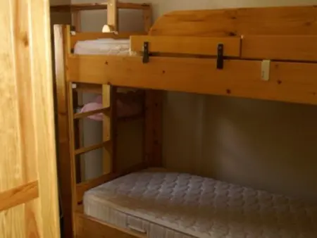 Appartement cosy au pied des pistes avec balcon, proche commodités - Photo 2