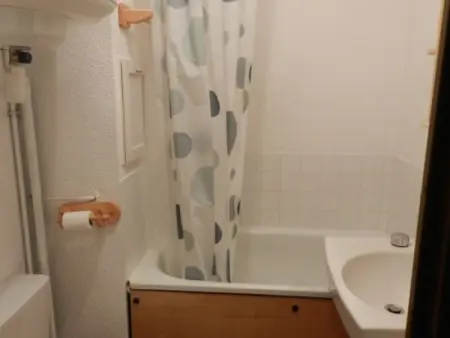 Studio chaleureux à 300m des pistes avec parking gratuit - Photo 3