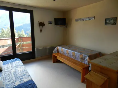 Appartement cosy au pied des pistes avec balcon, ascenseur, casier à skis et parking gratuit - Photo 2