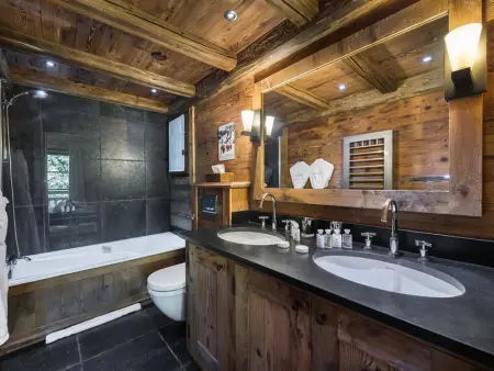 Chalet luxueux à Courchevel avec espace bien-être, parfait pour familles et amis - Photo 4