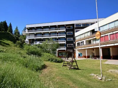 Studio cabine à Chamrousse 1750, pied des pistes avec balcon et piscine en été - Photo 16