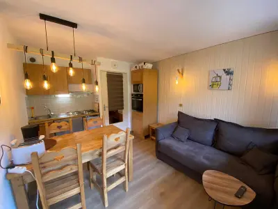 Appartement à Montgenèvre, Appartement cosy rénové, sur les pistes, balcon, parking - L881981