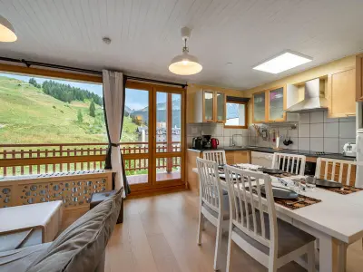 Appartement à Courchevel 1650, Appartement moderne rénové avec accès direct aux pistes et balcon à Courchevel - L942041