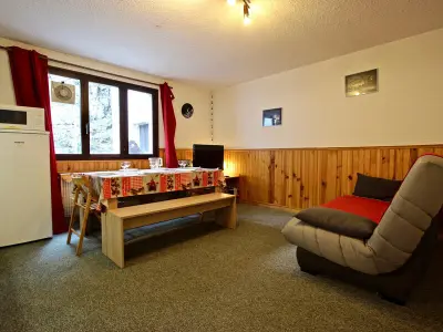 Appartement à Chamrousse, Appartement 2 pièces + cabine 6 places, proche pistes et commerces à Chamrousse - L978823