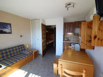 Appartement à Auris,Studio cabine 3 pers. aux pieds des pistes avec balcon à Auris en Oisans FR-1-297-35 N°882192