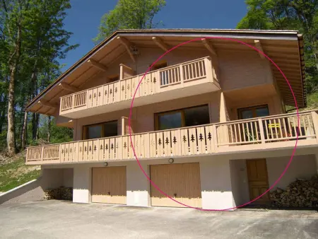 Demi-chalet moderne avec poêle, garage, proche pistes - 6-8 personnes - Photo 1