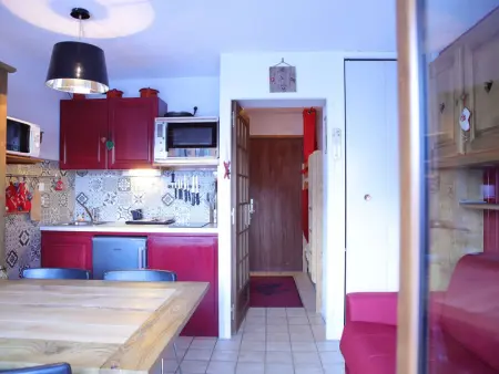 Studio cabine 3 couchages au pied des pistes, ascenseur, casiers à ski, parking - Auris en Oisans - Photo 2