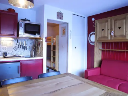 Studio cabine 3 couchages au pied des pistes, ascenseur, casiers à ski, parking - Auris en Oisans - Photo 3