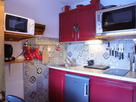 Studio cabine 3 couchages au pied des pistes, ascenseur, casiers à ski, parking - Auris en Oisans - Photo 6