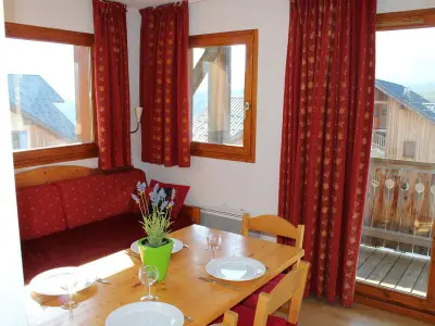 Appartement à Le Dévoluy, Appartement cosy 6 pers avec balcon, commerces et pistes à 250m - Superdévoluy - L946034