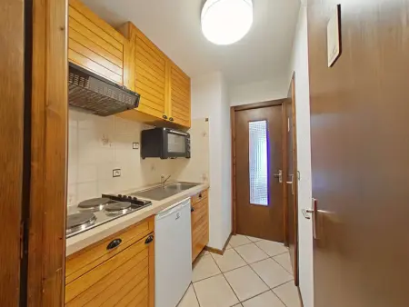 Studio ski aux pieds avec terrasse, parking et Wi-Fi - 4 couchages - Photo 3