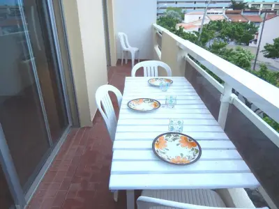 Appartement à Port la Nouvelle, Appartement 3 pièces, 6 couchages, proche plage et centre, balcon, classé 2 étoiles, ménage inclus - L882352