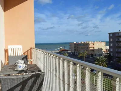 Appartement à Saint Cyprien, Saint-Cyprien : Appart 2 pièces, 5 couchages, balcon, parking, proche plage - L882388