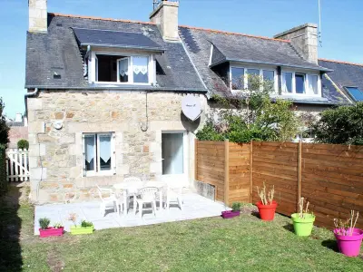 Maison à Trégastel, Charmante maisonnette bretonne à 100m de la mer avec jardin, terrasse et proximité centre Trégastel - L831205