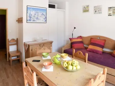 Appartement à Montgenèvre, Studio avec terrasse ensoleillée face aux pistes, animaux acceptés, Montgenèvre - L882408