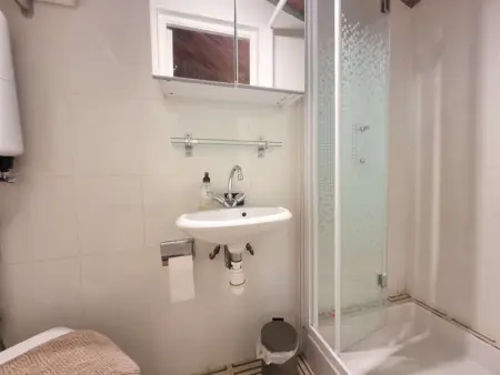 Chalet spacieux 10 pers, 4 chambres, jardin, cheminée, animaux OK, ménage fin séjour option - Photo 15